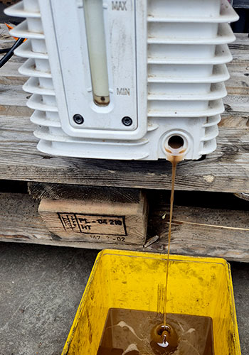 vacuum pump oil change